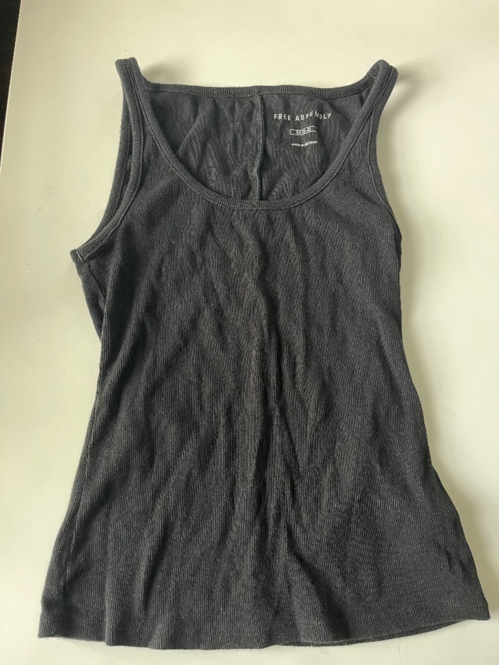 Free Assembly Black Tank ! Size XS! Like New ! Perfect Condition! Cotton!